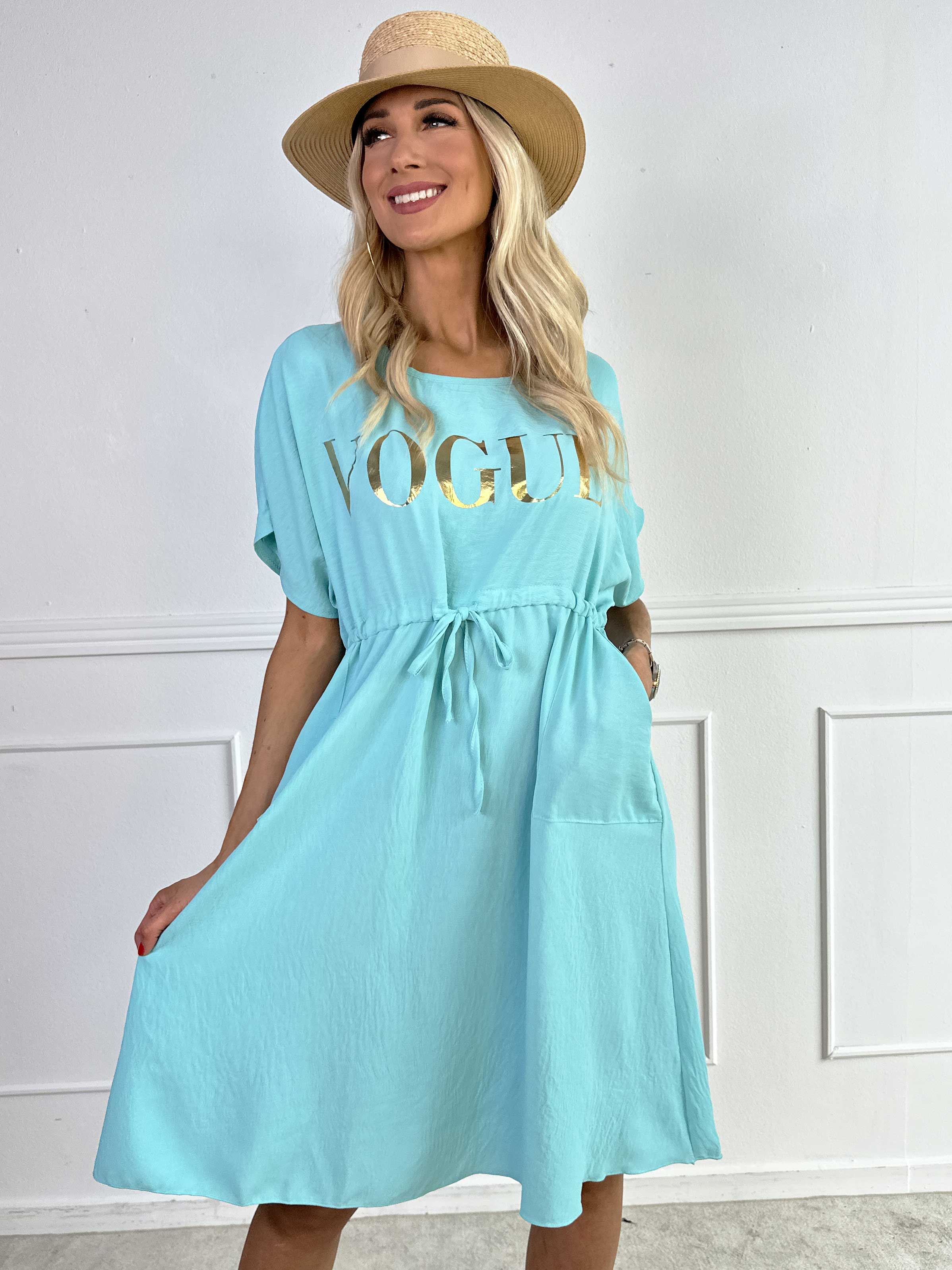 Ada - Sød kjole med vogue henover brystet